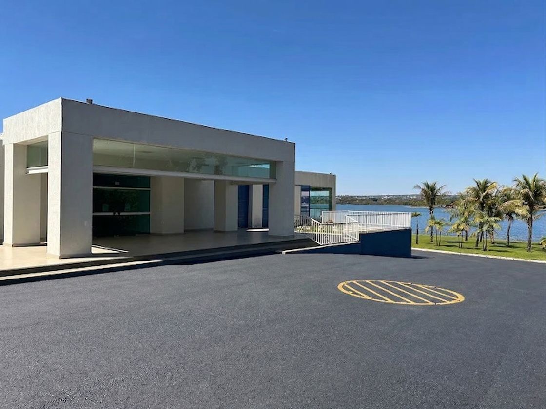 Fachada do Clube de Engenharia, em Brasília-DF, onde acontecem as aulas presenciais